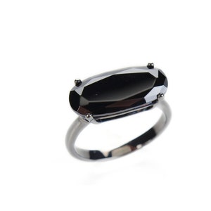 Black Stone Ring, in silver, Single stone Ring, with zircon, Mother&#39;s day gift