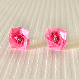 Hübsche kleine Rose Origami Ohrstecker verträumt rosa Bild 4