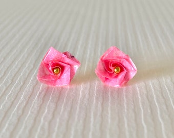 Hübsche kleine Rose Origami Ohrstecker - verträumt rosa