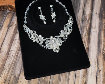 Freshwater Pearl and Crystal Necklace Set with Matching Pierced Earrings - Wedding Necklace - Woman's Necklace Set - Crystal Necklace Set