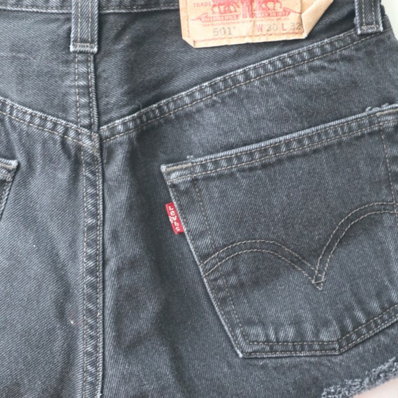 Vintage Levi's 501 Black Denim Shorts Size 30 - image 4