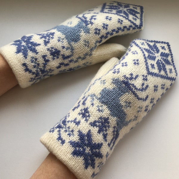 Nordic double knit mittens, Blue winter mittens, Norwegian wool mittens, Christmas wool mittens, Womens knitted mittens, Estonian gift