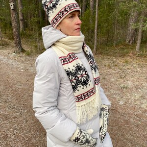 Norwegian White Wool Knit Lined Hat: Unisex Snowflake Winter Pom Pom Beanie image 3