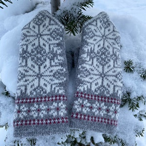 Nordic Grey Wool Mittens – Knitted Double Winter Mittens with White Snowflake Pattern for Women