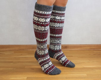 Faire isle wool knee socks, Hearts long socks, Grey knee socks, Nordic knee socks, Long winter socks, Womens long wool socks, Christmas gift