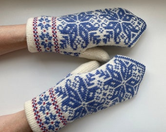 Nordic double knit mittens, Snowflake double mittens, Blue mittens, Christmas wool mittens, Extra warm mittens, Womens estonian mittens