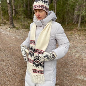 Norwegian White Wool Knit Lined Hat: Unisex Snowflake Winter Pom Pom Beanie image 4