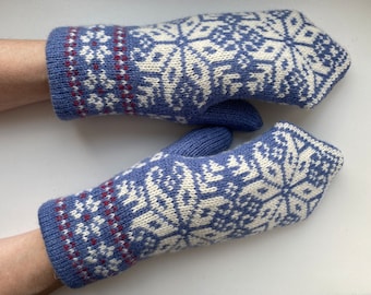 Nordic double knit mittens, Snowflake double mittens, Blue mittens, Christmas wool mittens, Extra warm mittens, Womens knitted mittens