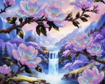 Può includere: Un paesaggio a punto croce con una cascata che si getta in un lago sereno, incorniciato da rami fioriti. I fiori sono rosa e viola, con uno sfondo di montagne e un cielo nuvoloso.