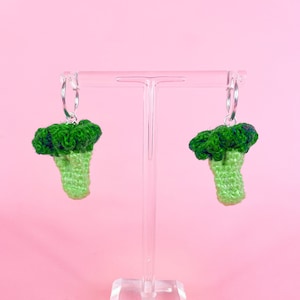 Pendientes de crochet, mini pendientes de aro de brócoli, joyería de verduras, micro crochet, regalos para artesanos, hecho a mano con amor, joyería de crochet