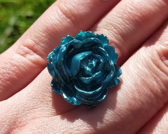 Turquoise rose ring, resin flower ring, dainty and adjustable band, nature inspired jewellery gift for women, romantic gift for her.