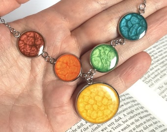 Collier arc-en-ciel lumineux, collier coloré multicolore pour femme, cadeau bijoux en acier pour elle, cadeau pour amateur de couleurs, bijoux arc-en-ciel