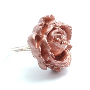 Rose gold rose ring, resin flower ring, dainty and adjustable band, nature inspired jewellery gift for women, romantic gift for her. Silver Plated