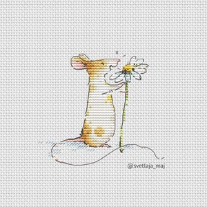 Souris avec fleurs au point de croix