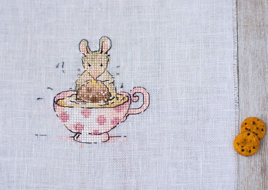 Stamped Cross Stitch Kits - Mouse and Dandelion 24cm x 24cm D917 – The  Vintage Teacup