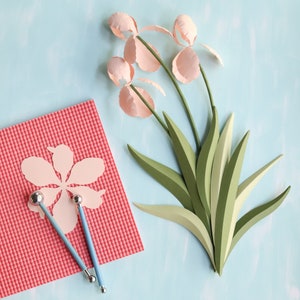 Semplice iride di carta con foglie FILE DIGITALE SVG per Cricut & Silhouette, include il permesso di small biz per vendere fiori finiti
