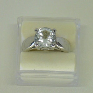 Aquamarine Ring (ready-to-wear), Lady, sterling silver, Rhodium pltd. Gem Certified unheated, Natural, March birthstone
