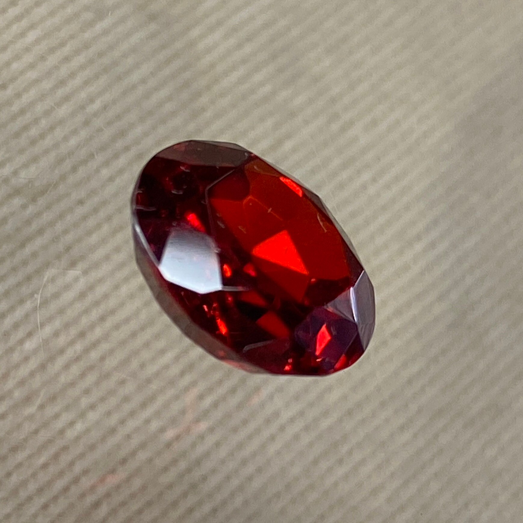 Acquista Online Rubini Coltivati In Laboratorio Con Sangue Di Piccione - WeJEWELER - Foto 11