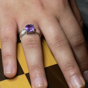 Amethyst Ring (ready-to-wear), Lady, Silver, Rhodium plated. Gem Certified unheated, AAAAA, Natural, February Birthstone