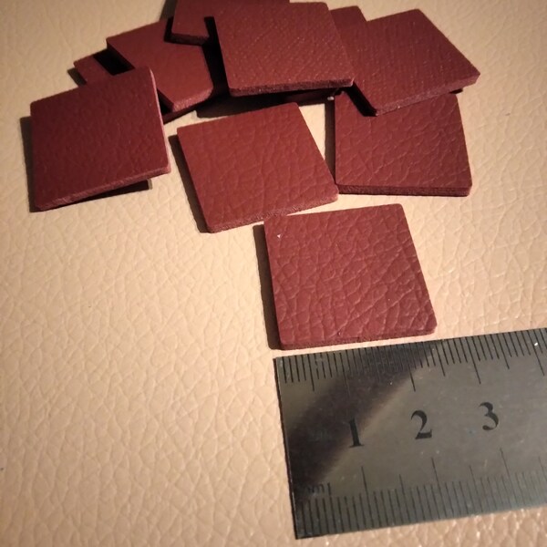 Formes carrées  25mm en cuir lot de 10 pieces