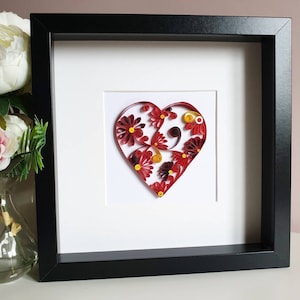 Regalo de San Valentín, 1o Aniversario, regalo de boda, Corazón de amor, corazones y flores, Primer Anniversar, diseño de papel quilled, aniversario de papel