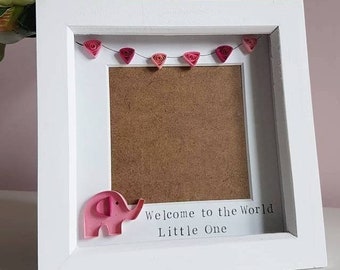 Nouveau cadeau de bébé, cadre de balayage de bébé, cadeau de bébé de fille, éléphant de bébé, bunting de papier, cadeau de douche de bébé, cadeau de baptême, nouveau cadre de bébé, cadre rose