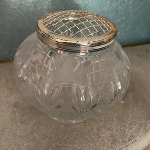 Grande rosace en verre pressé VTG
