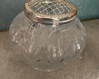 VTG Large Pressed Glass Rose Bowl