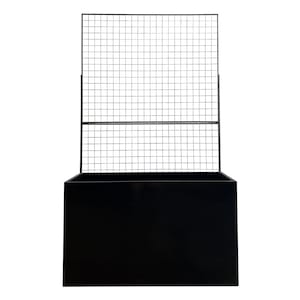 Steel Edge Planter with Trellis