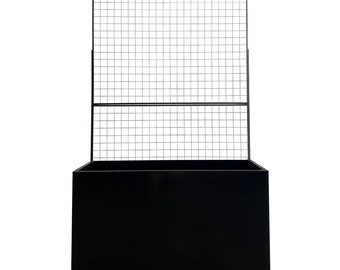Steel Edge Planter with Trellis