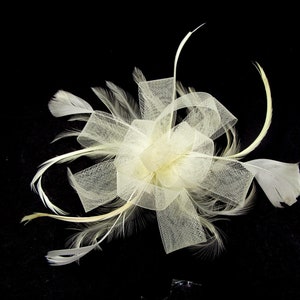 Looped cream net and feather fascinator comb weddings races prom image 2