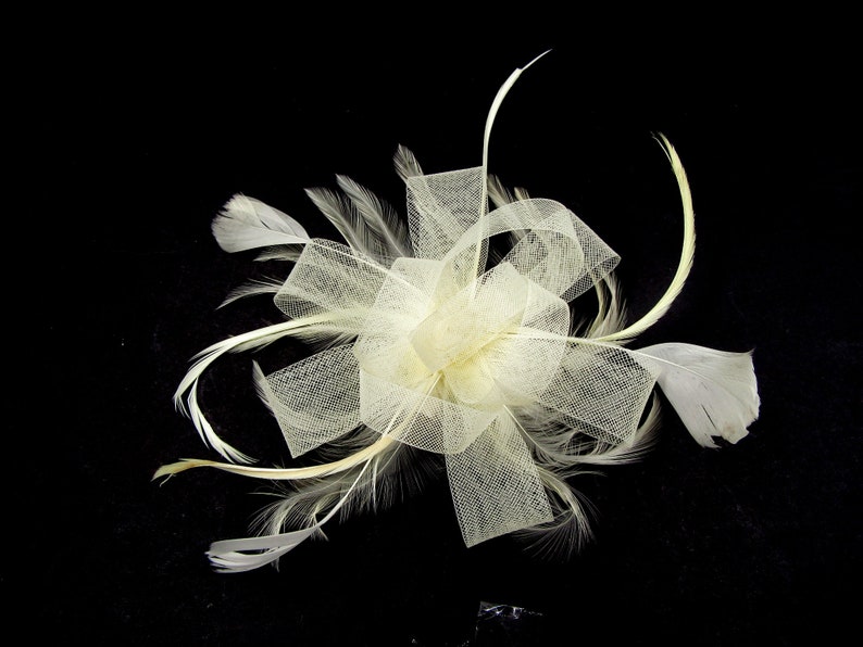 Looped cream net and feather fascinator comb weddings races prom image 2