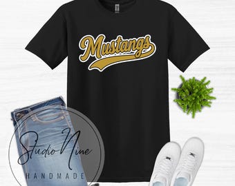 RETRO MUSTANGS BLACK Gildan Softstyle Youth Adult Unisex Shirt Mitchell Gold