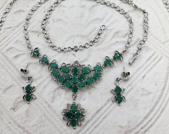 Vintage Costume Jewelry Set - Necklace, Bracelet and Earrings in a rich shade of green. The Perfect Gift for Her!