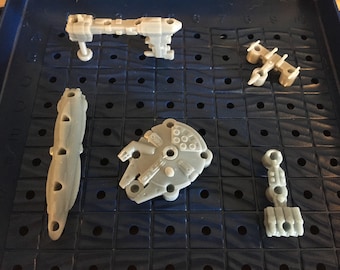 Stukken slagschip van de rebellenvloot