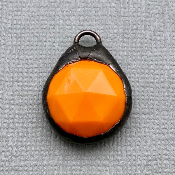 1930s Czechoslovakian School Bus Color Glass Pendant (SGP10)