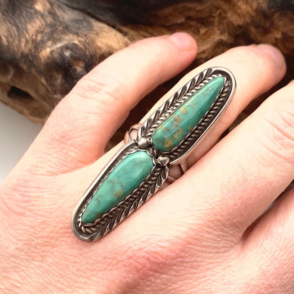 Vintage 1970's Turquoise Leaf Sterling Navajo Ring (Size 7.5) (R100)