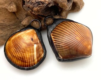 Brown & White Soldered Shell Pendant (SHP28)