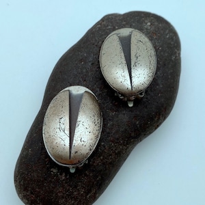 1950s Sterling Modern Style Oval Clip On Earrings (ER74)