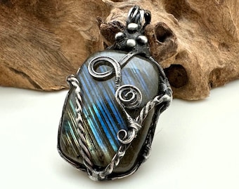 Wire Wrapped & Soldered Labradorite Crystal Pendant (OAK180)