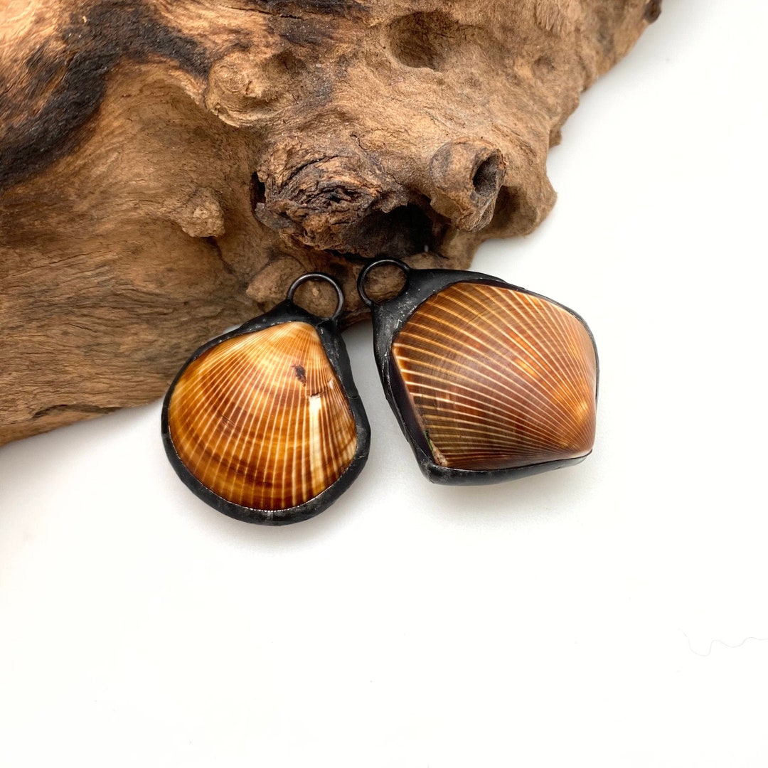 Brown & White Soldered Shell Pendant (SHP28) - Etsy