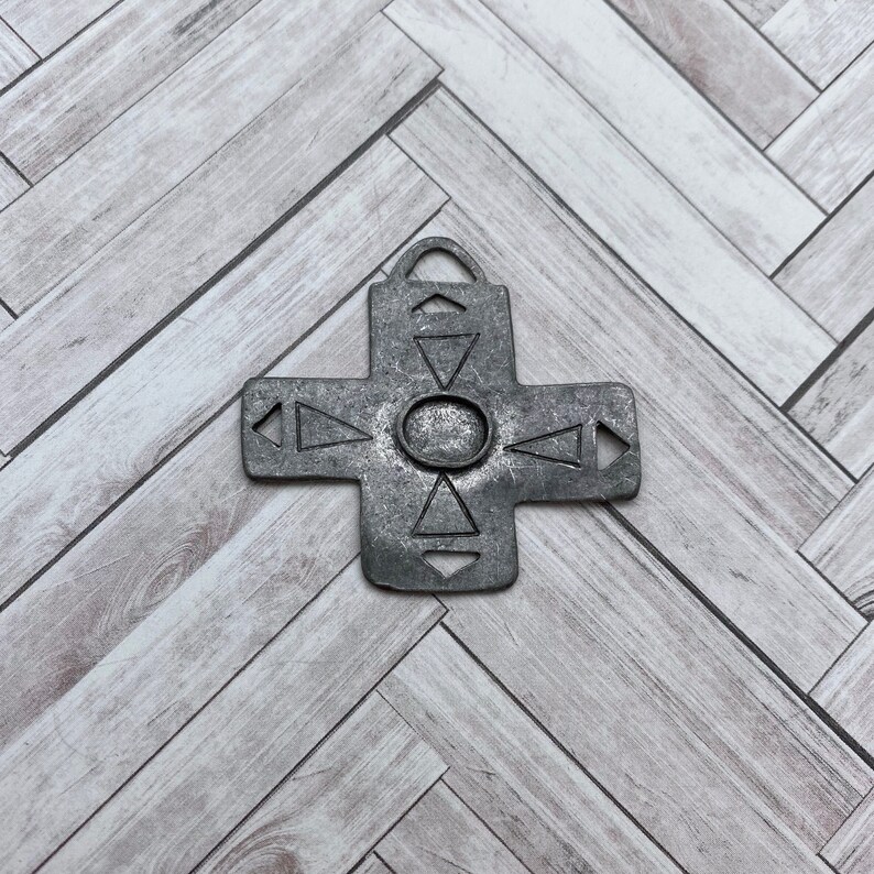 Southwest Grey Base Metal Cross MC10