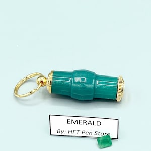 Emerald pillenhouder sleutelhanger: medicijnhouder op zak, gemaakt in de VS