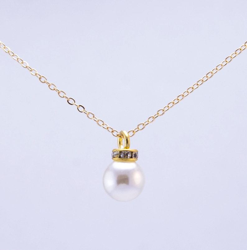 Pearl Pendant Necklace