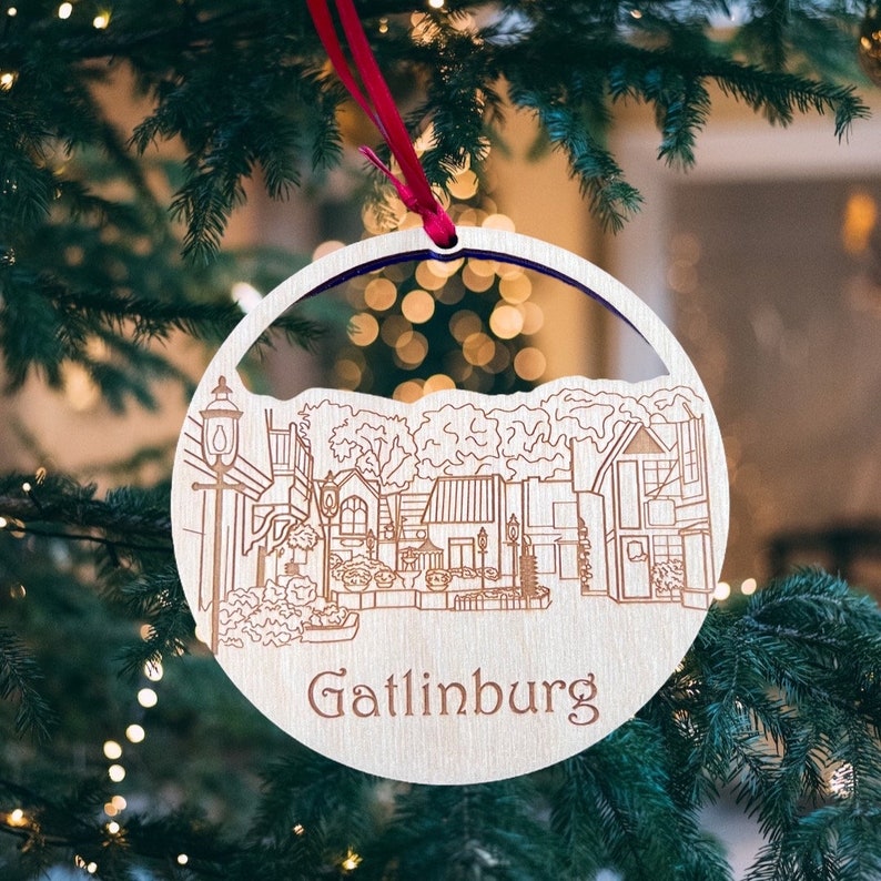 Gatlinburg, Gatlinburg Ornament, Gatlinburg Souvenir, Gatlinburg TN, Gatlinburg Vacation, Gatlinburg Christmas Ornament, Gatlinburg Gift image 1
