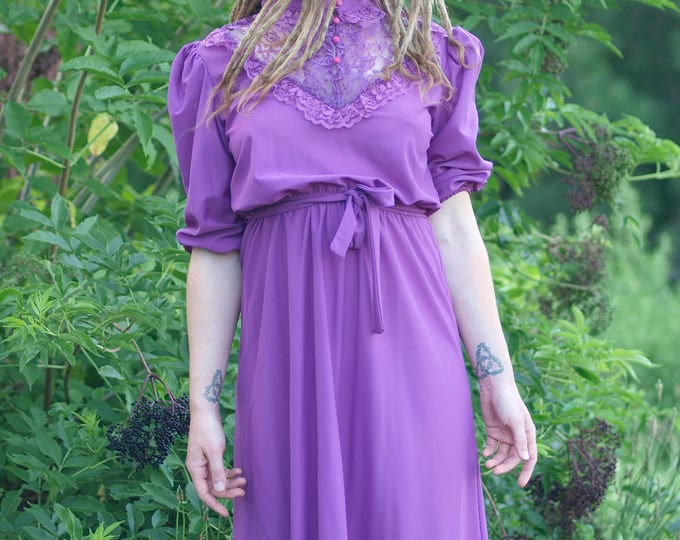 1979 Vintage Purple Trrific Lace Neck Victorian Style Boho Dress - Size 5 - Small / Medium - Deadstock NWT 70s Pinup Puff Sleeves