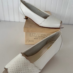 Vintage 80s Peep Toe Heels Size 5.5 White Leather Shoes Sexy Low Heel 5 New Unworn Unique Pointed Brazil Scalloped Summer Spring Deadstock