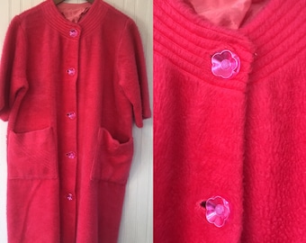 Vintage 60s Hot Pink Faux Fur House Coat Size Small Short Sleeved Jacket Festival Furry Flower Buttons Fits XS-M Leisure Lady Loungewear