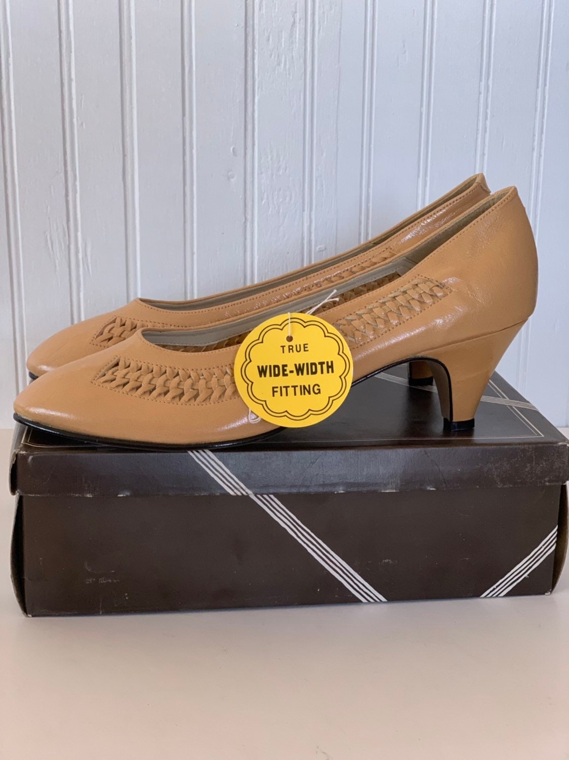 size 10 wide pumps