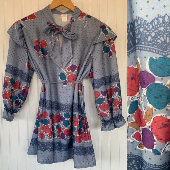 Vintage 80s Large Gray 3/4 Sleeve Floral Blouse b… - image 1